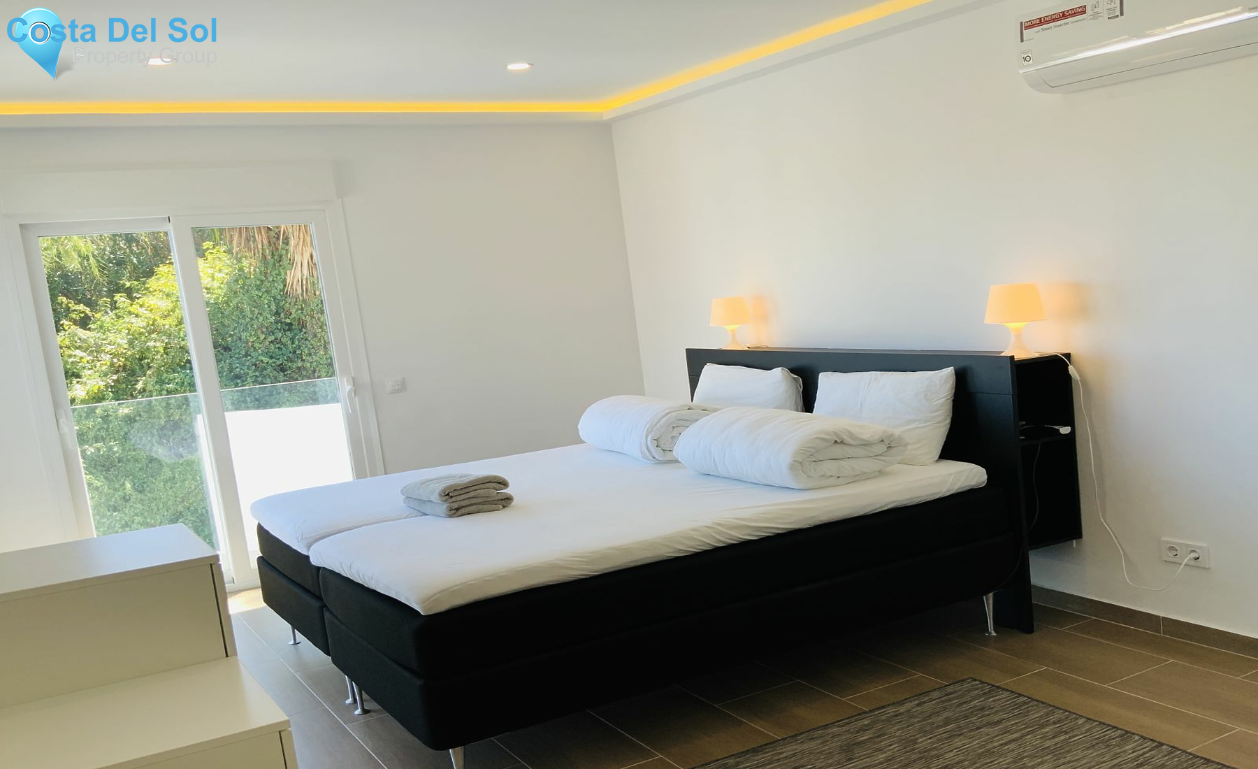 Detached Villa in Riviera del Sol-1191082