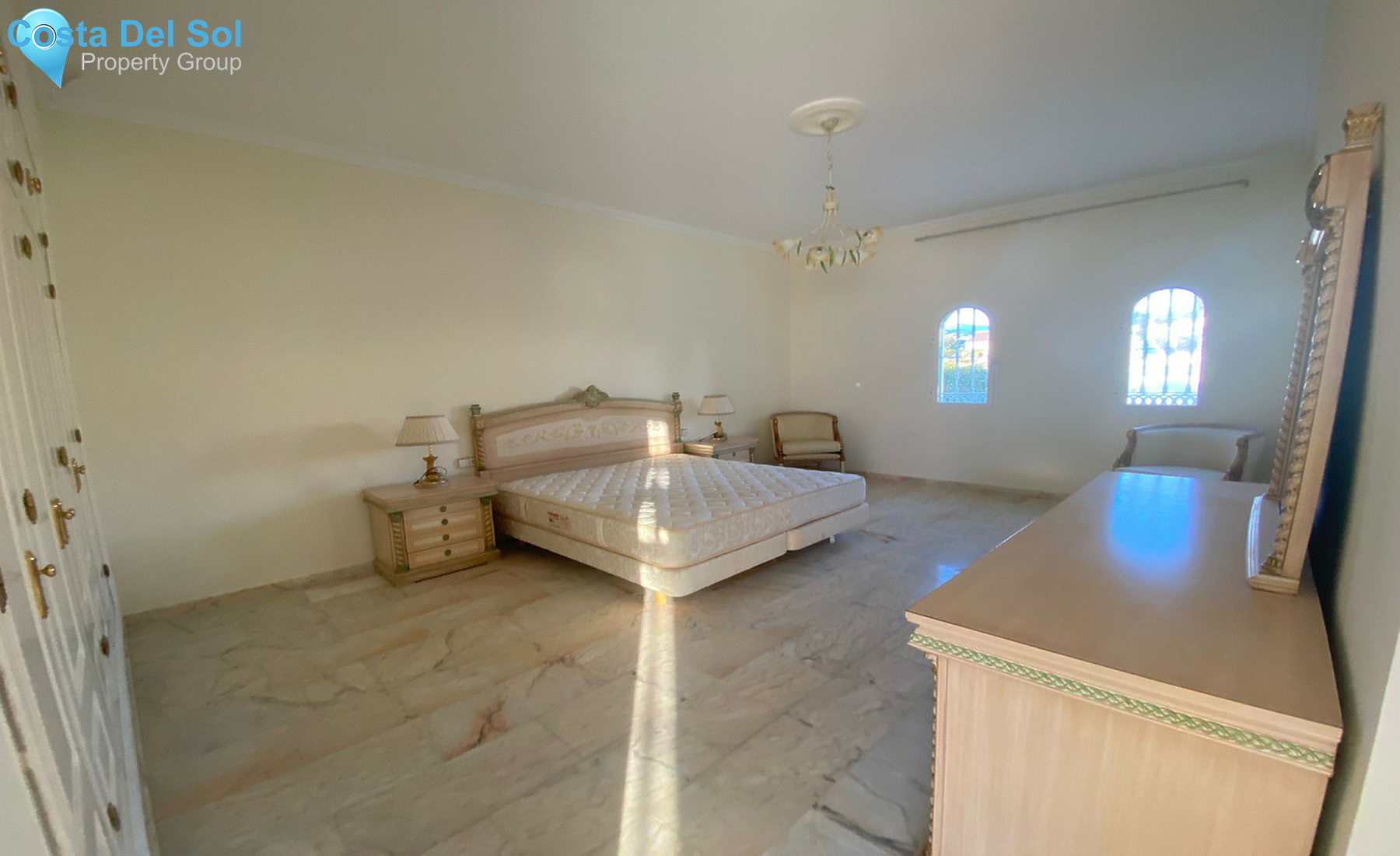 Detached Villa in San Pedro de Alcántara-695313