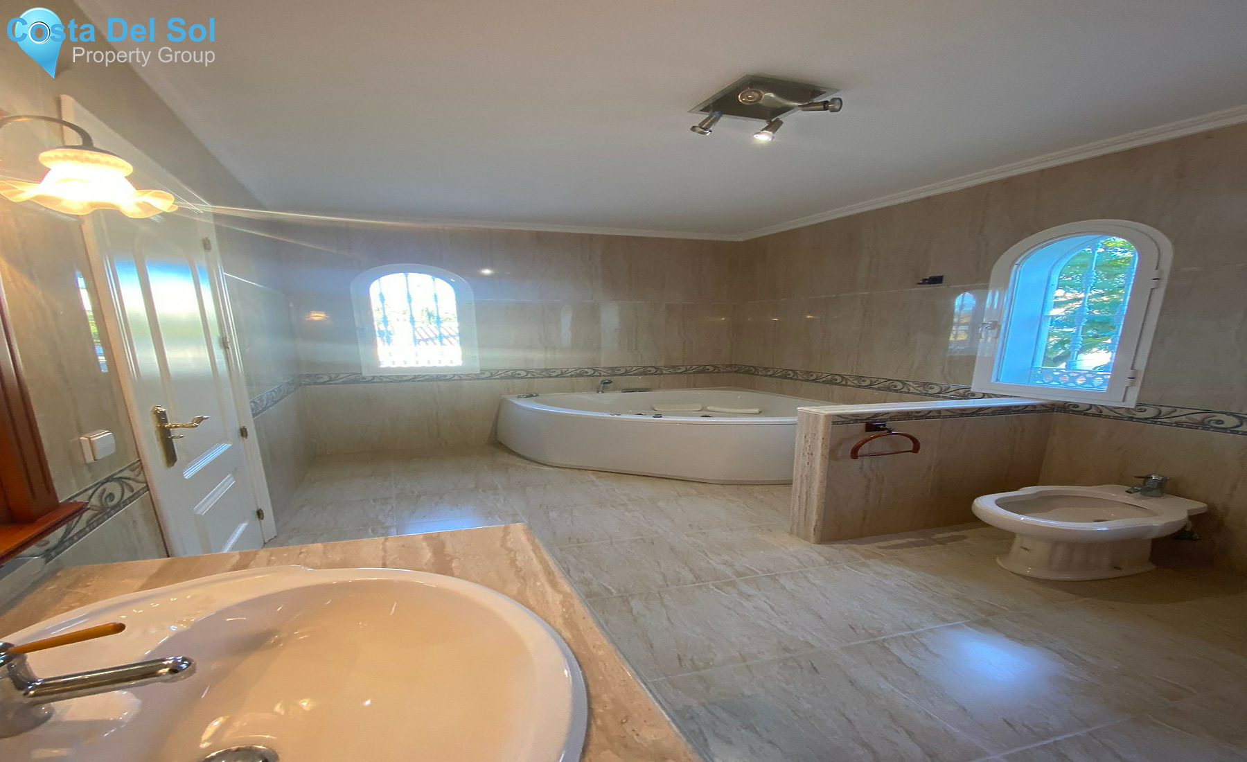 Detached Villa in San Pedro de Alcántara-695316