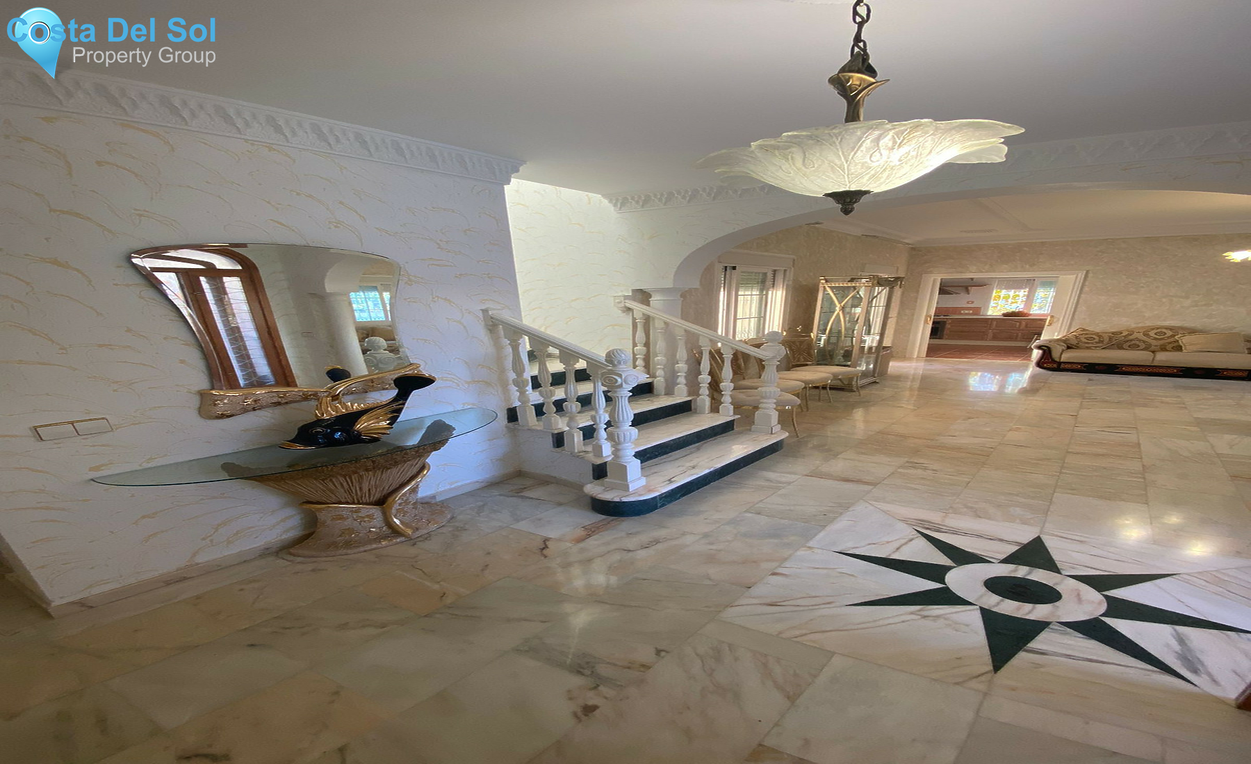 Detached Villa in San Pedro de Alcántara-695311