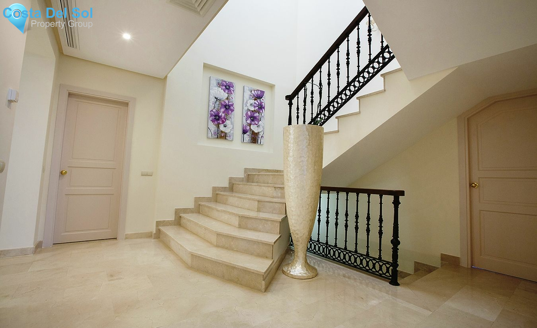 Detached Villa in Selwo-1211578