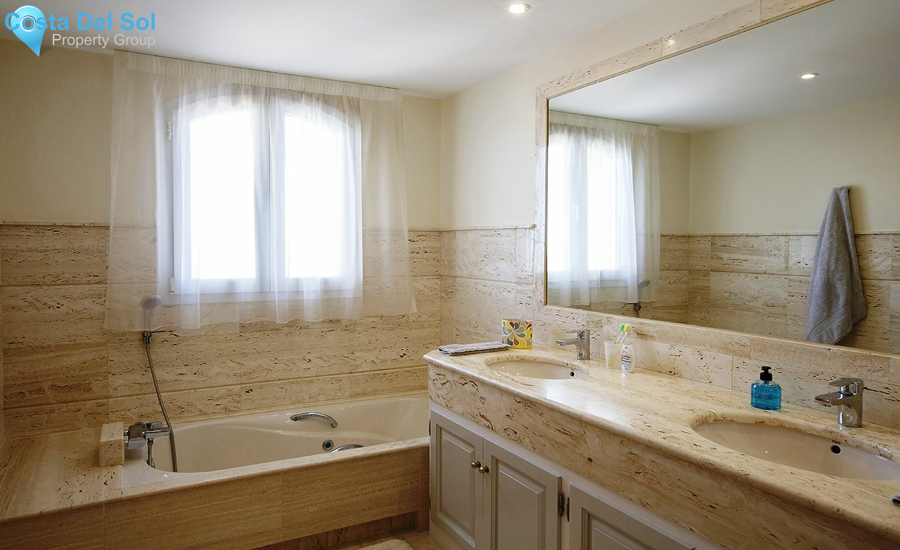 Detached Villa in Selwo-1211584