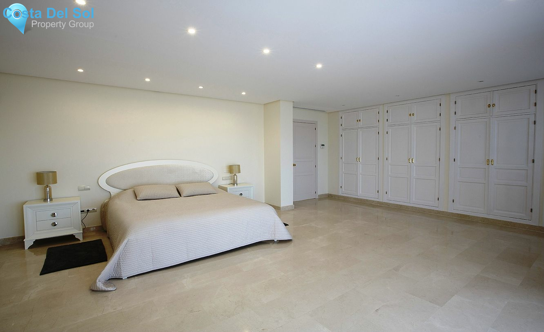 Detached Villa in Selwo-1211569