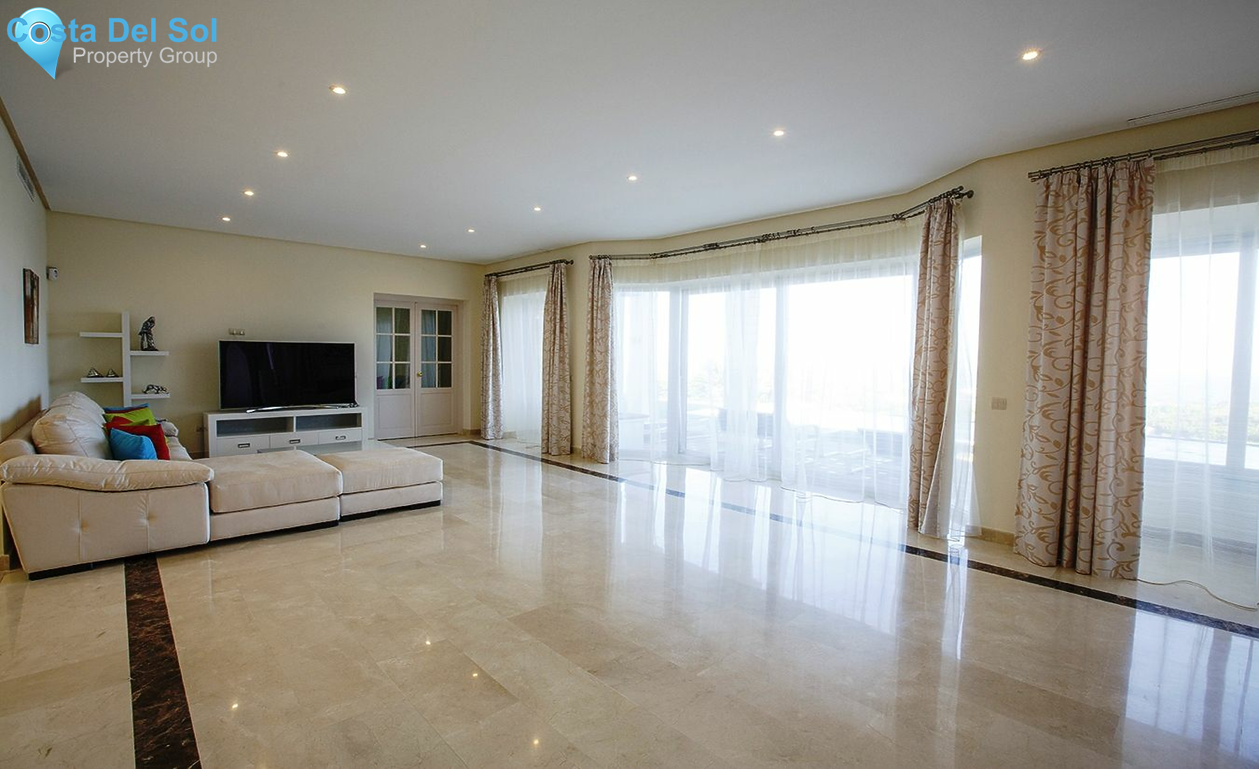 Detached Villa in Selwo-1211573