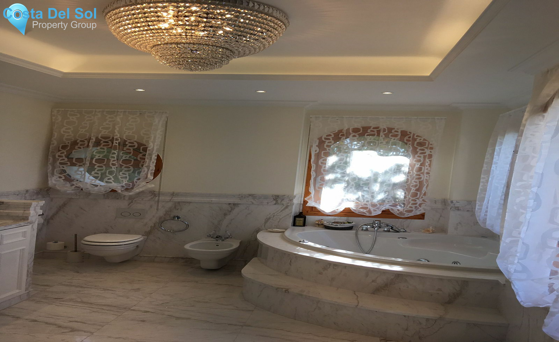 Detached Villa in Sierra Blanca-1126928