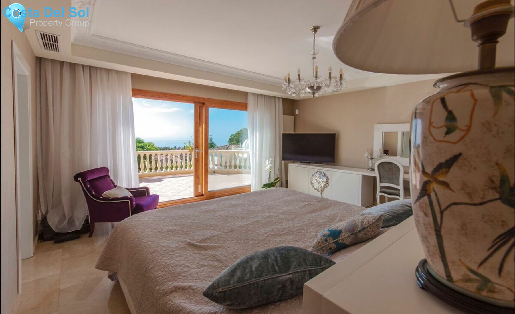 Detached Villa in Sierra Blanca-1126919