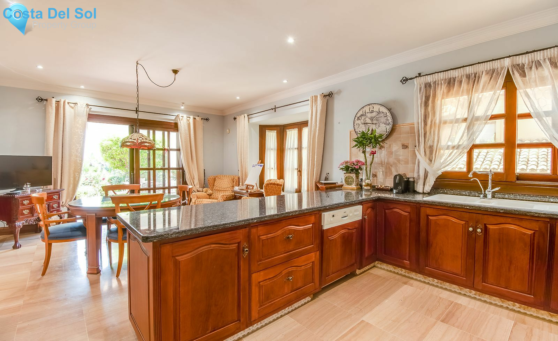 Detached Villa in Sierra Blanca-1431067