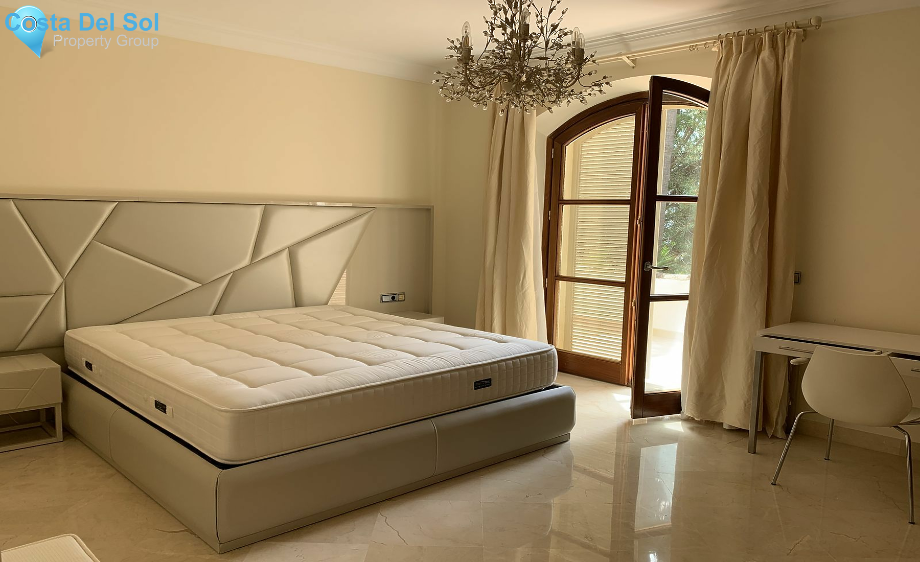 Detached Villa in Sierra Blanca-1488348