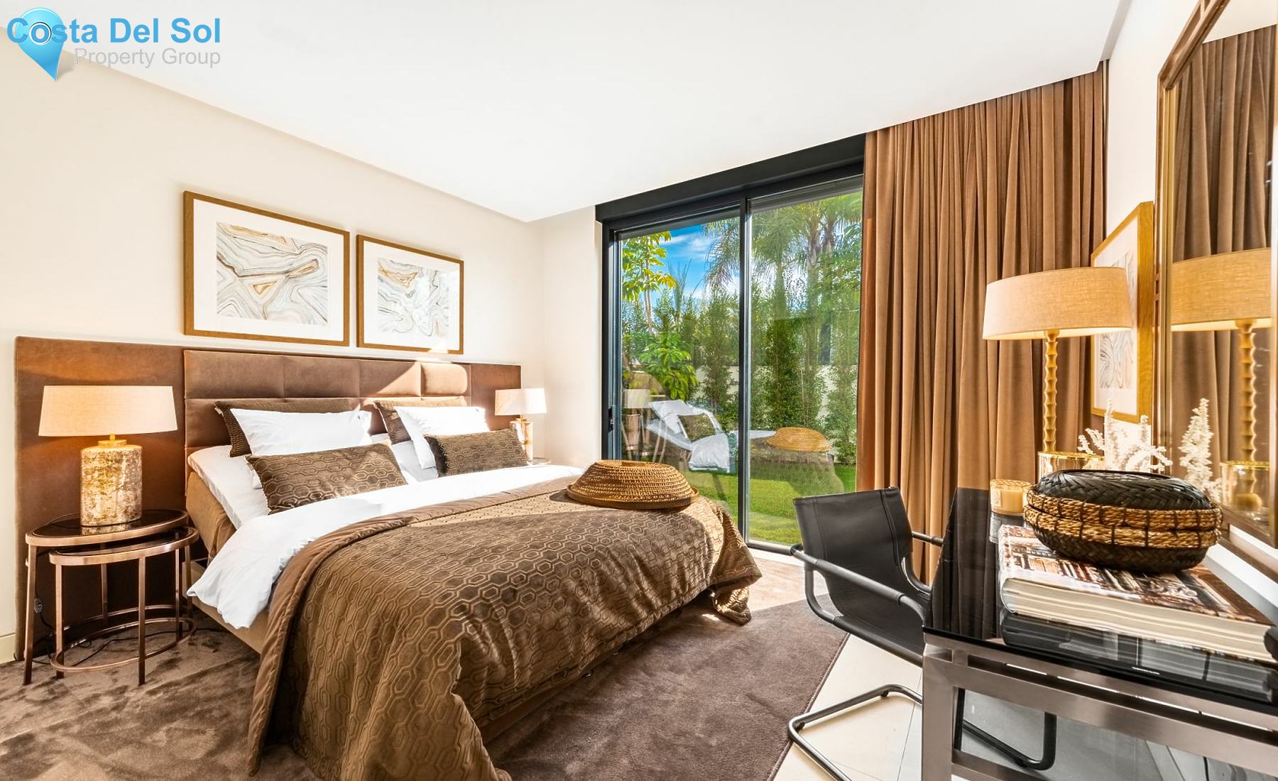 Detached Villa in The Golden Mile-1126669