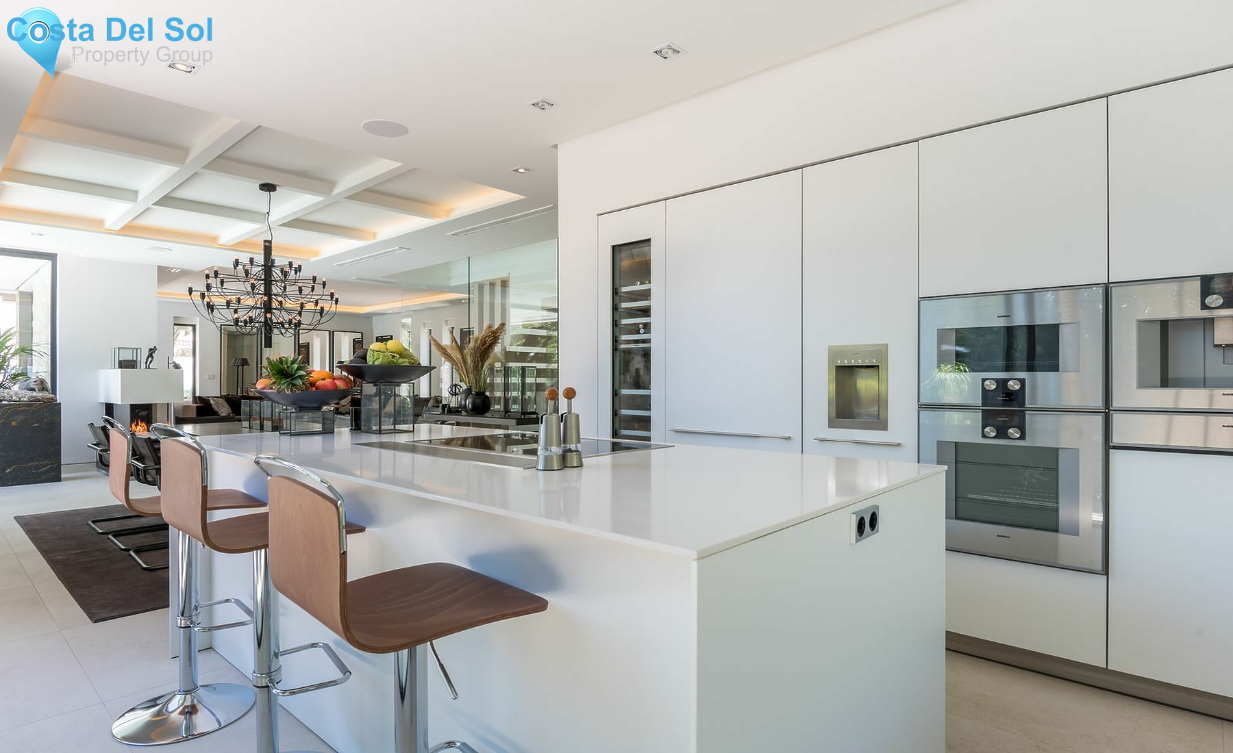 Detached Villa in The Golden Mile-1126663