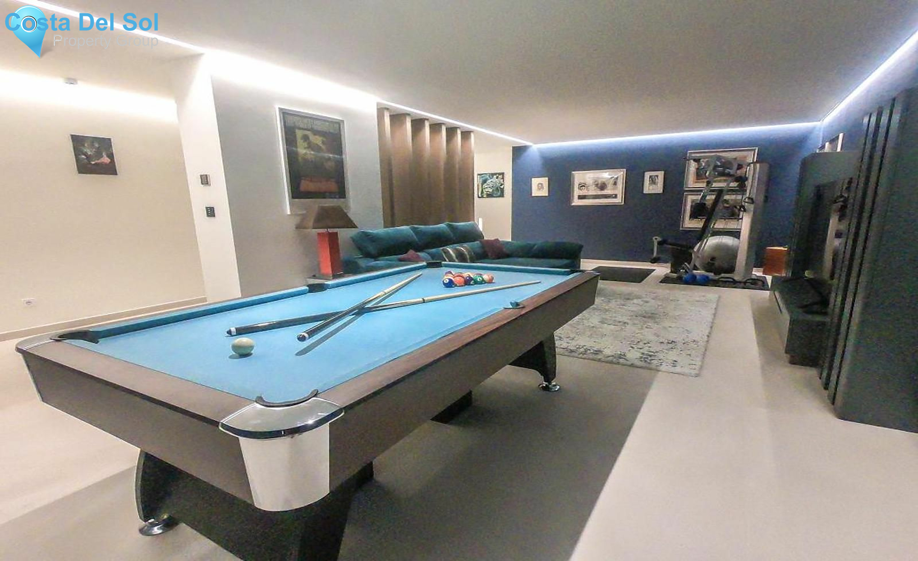 Detached Villa in The Golden Mile-1162023