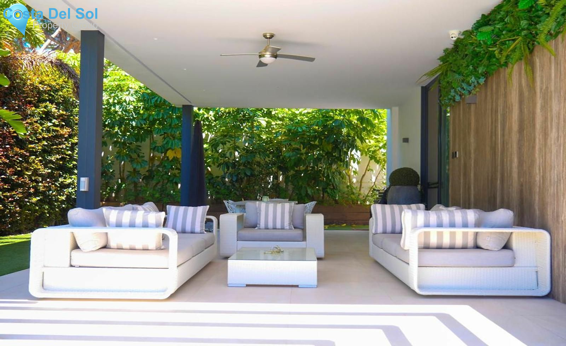 Detached Villa in The Golden Mile-1162025