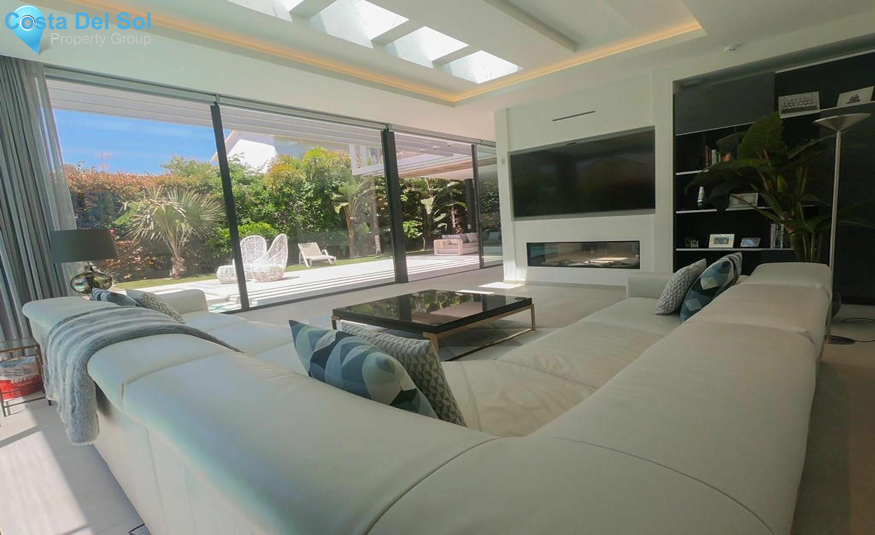 Detached Villa in The Golden Mile-1162017