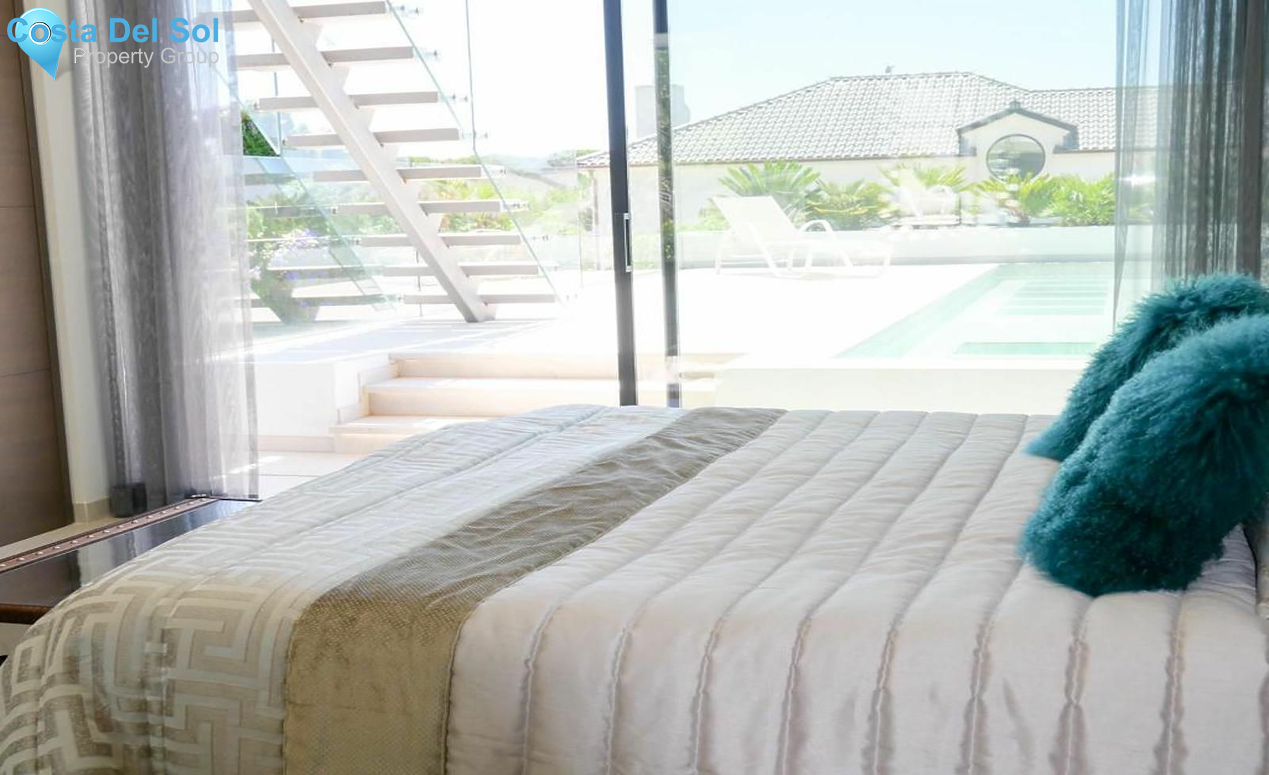 Detached Villa in The Golden Mile-1162019