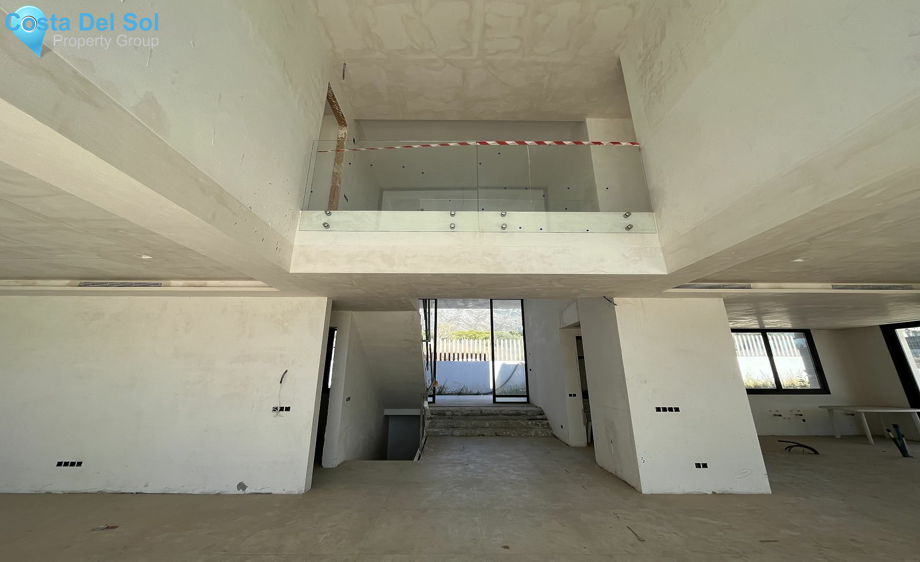 Detached Villa in The Golden Mile-1182835