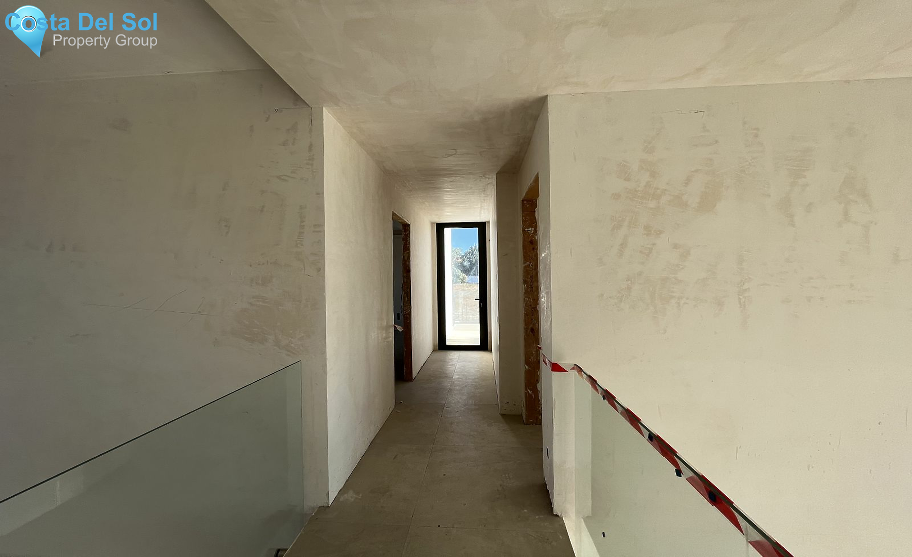 Detached Villa in The Golden Mile-1182838