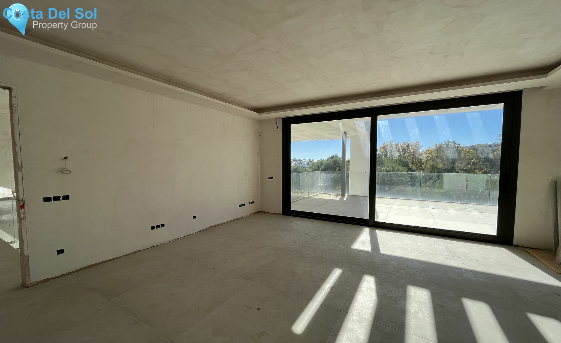 Detached Villa in The Golden Mile-1182839