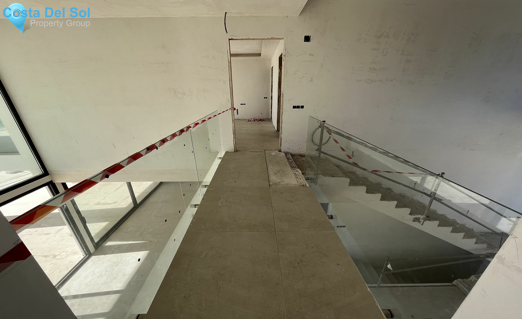 Detached Villa in The Golden Mile-1182841