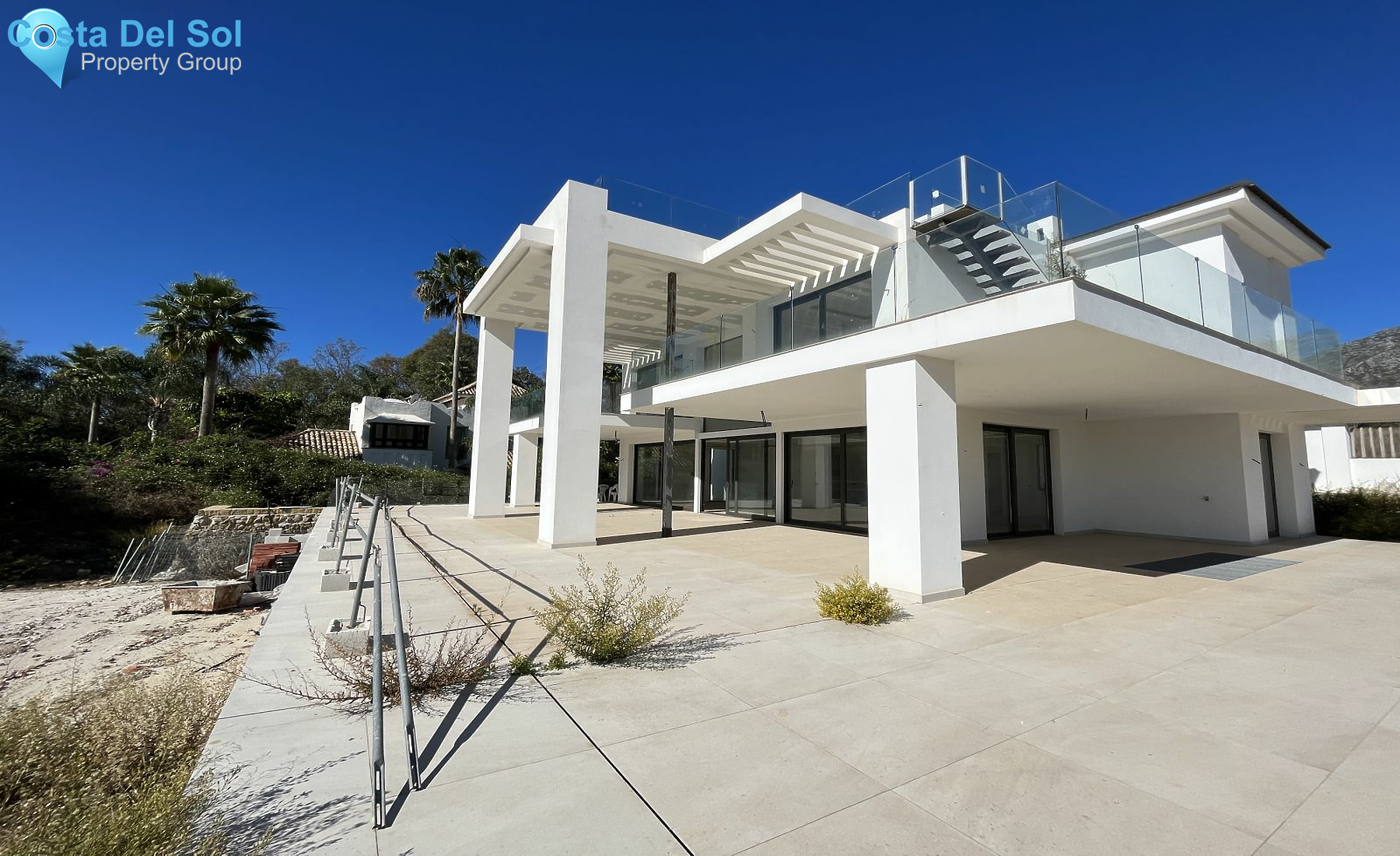 Detached Villa in The Golden Mile-1182824