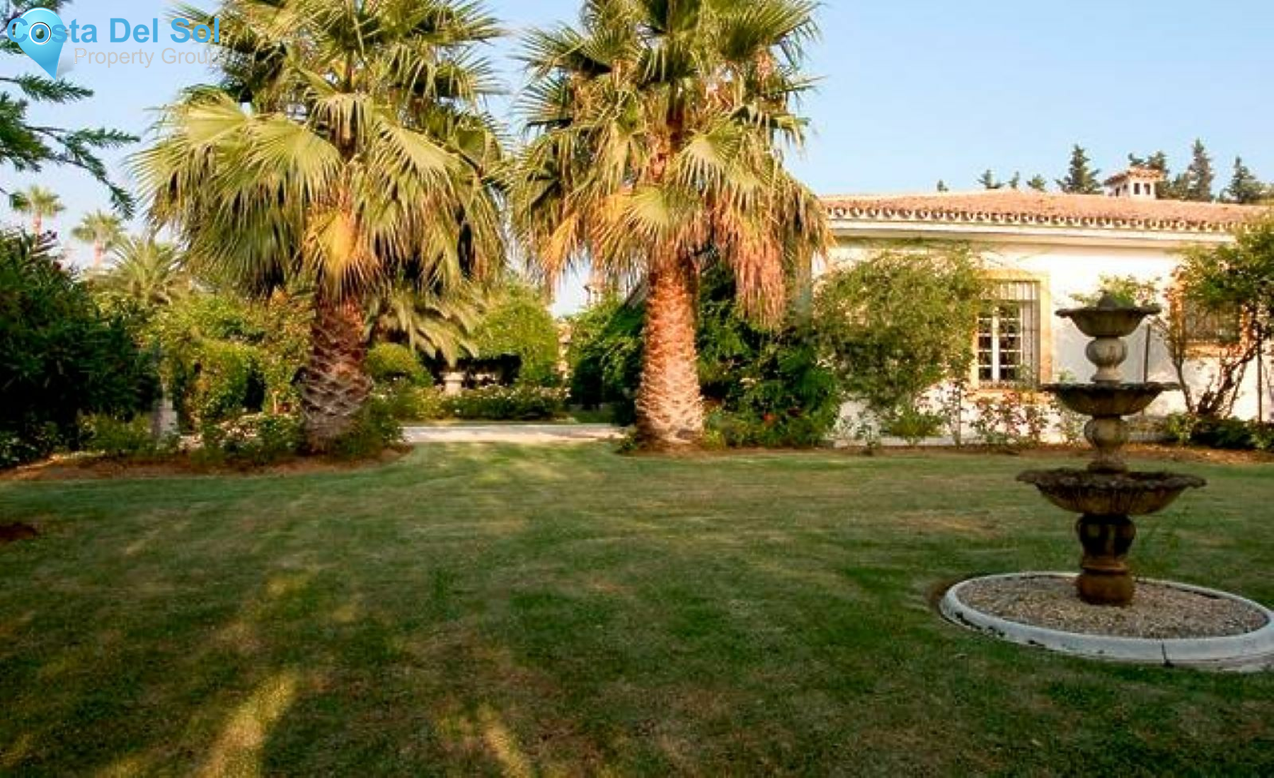 Detached Villa in The Golden Mile-1214179