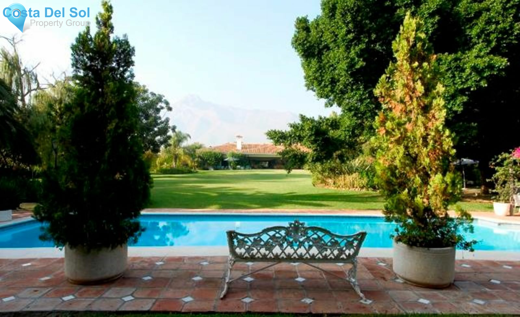 Detached Villa in The Golden Mile-1214183
