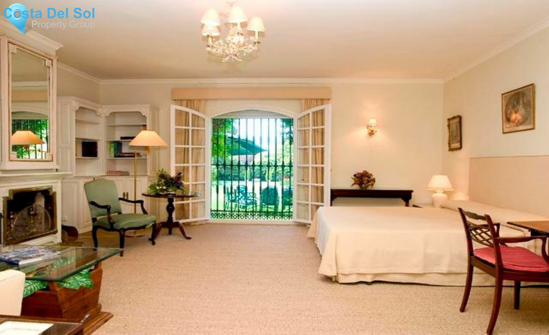 Detached Villa in The Golden Mile-1214169