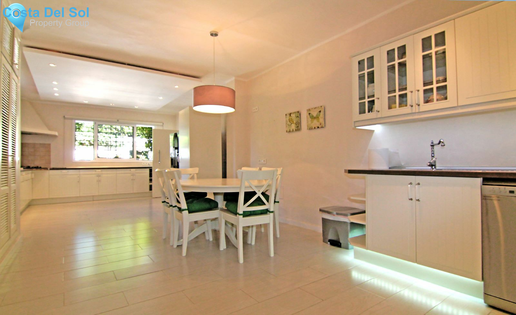 Detached Villa in The Golden Mile-1214171