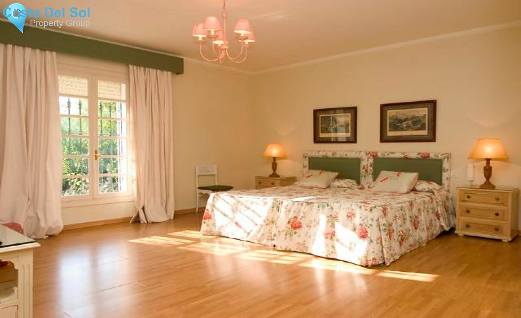 Detached Villa in The Golden Mile-1214172