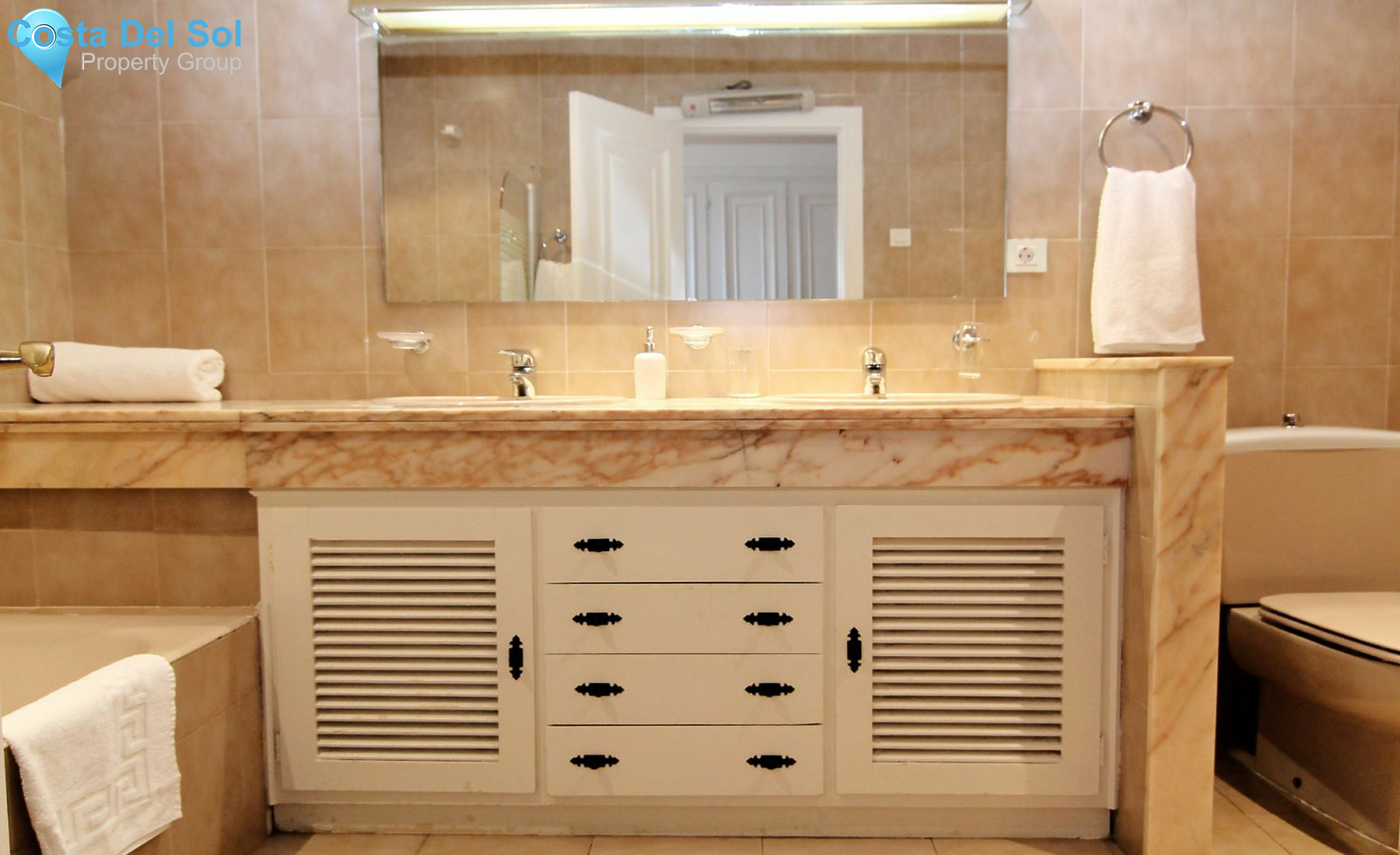 Detached Villa in The Golden Mile-1214173
