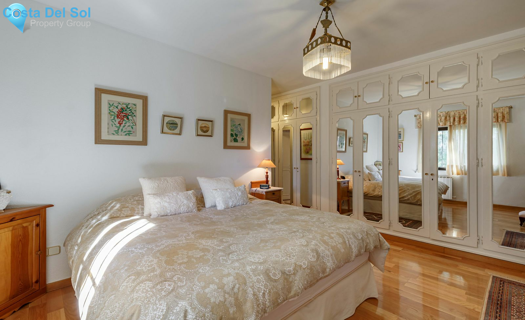 Detached Villa in The Golden Mile-1214347