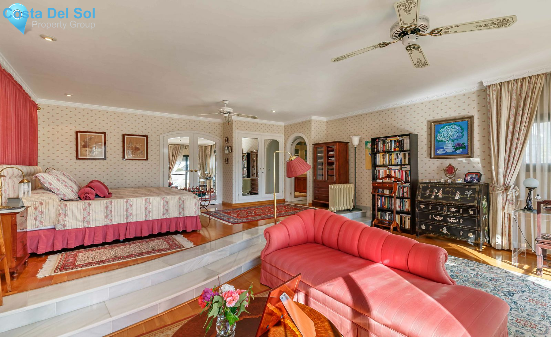 Detached Villa in The Golden Mile-1214348