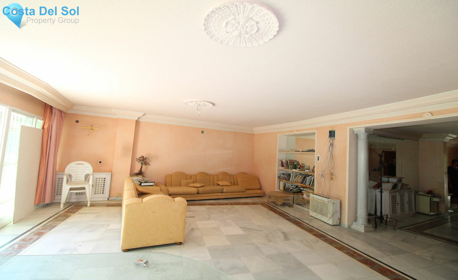 Detached Villa in The Golden Mile-1389075