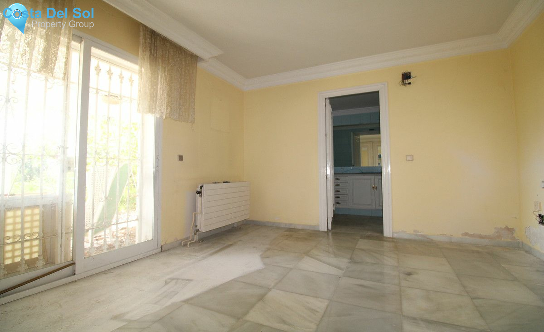 Detached Villa in The Golden Mile-1389078