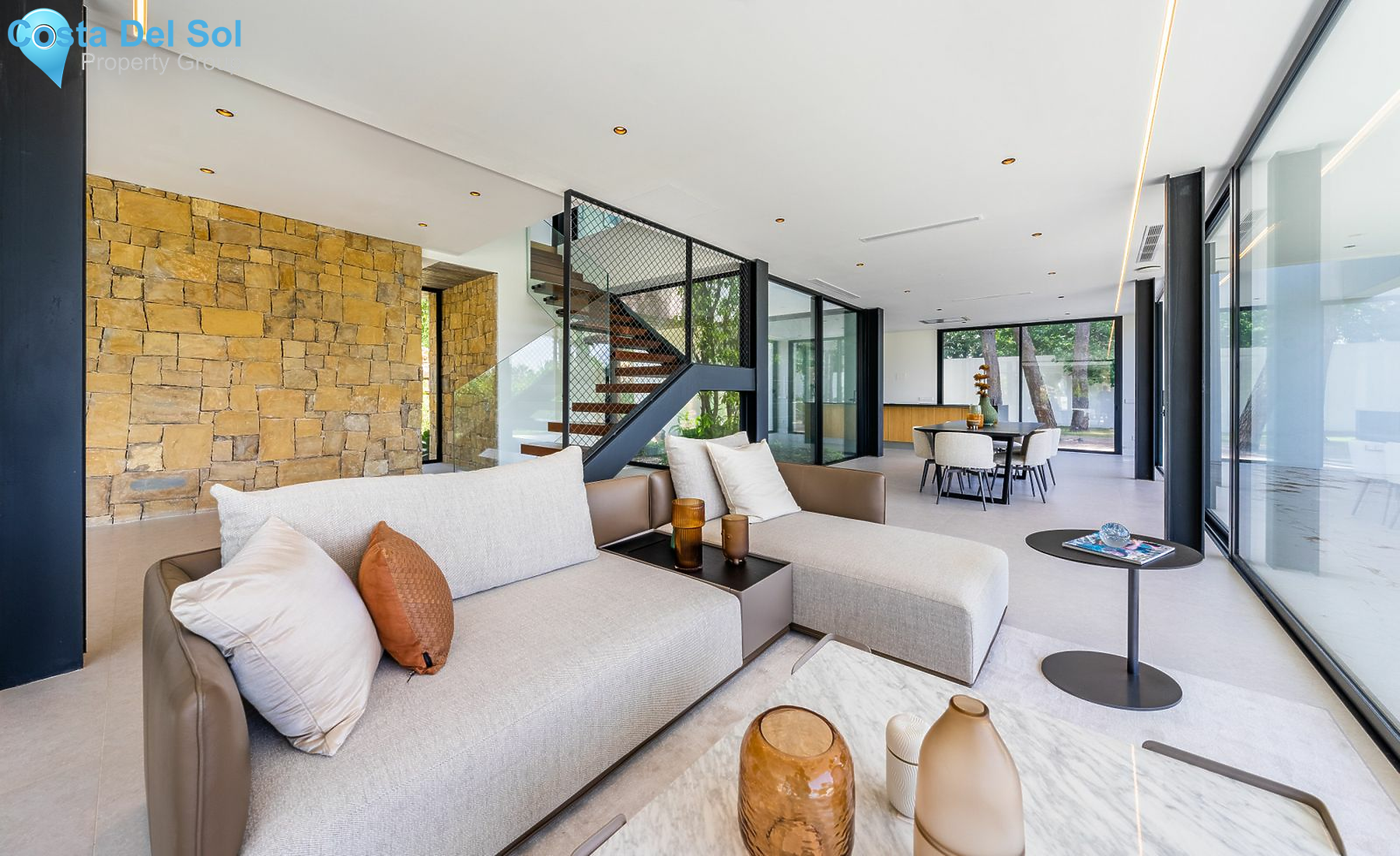 Detached Villa in The Golden Mile-1430709