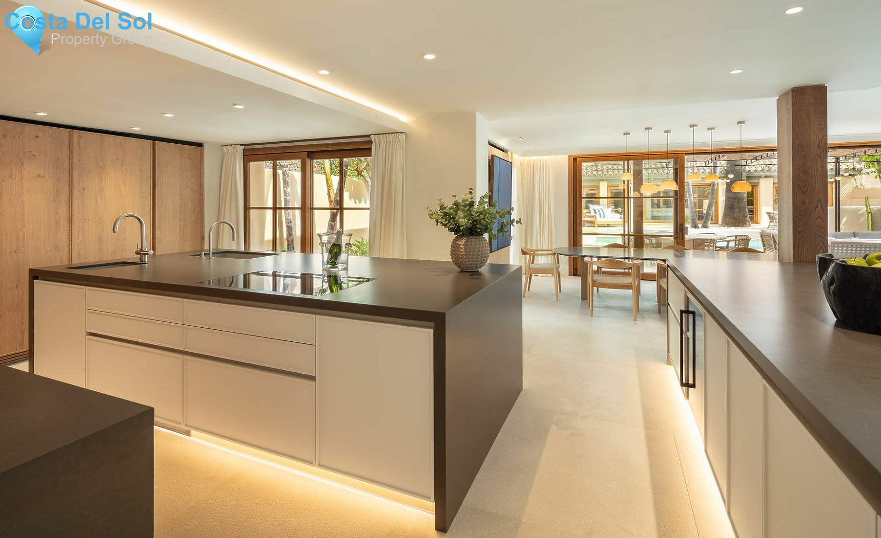 Detached Villa in The Golden Mile-1444131