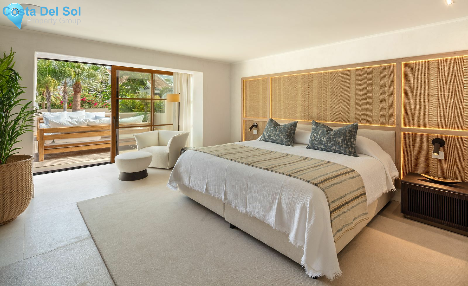 Detached Villa in The Golden Mile-1444134