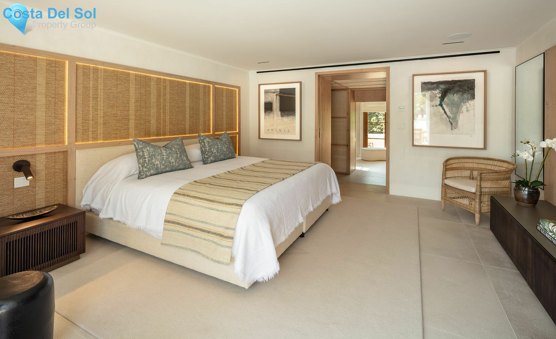 Detached Villa in The Golden Mile-1444136