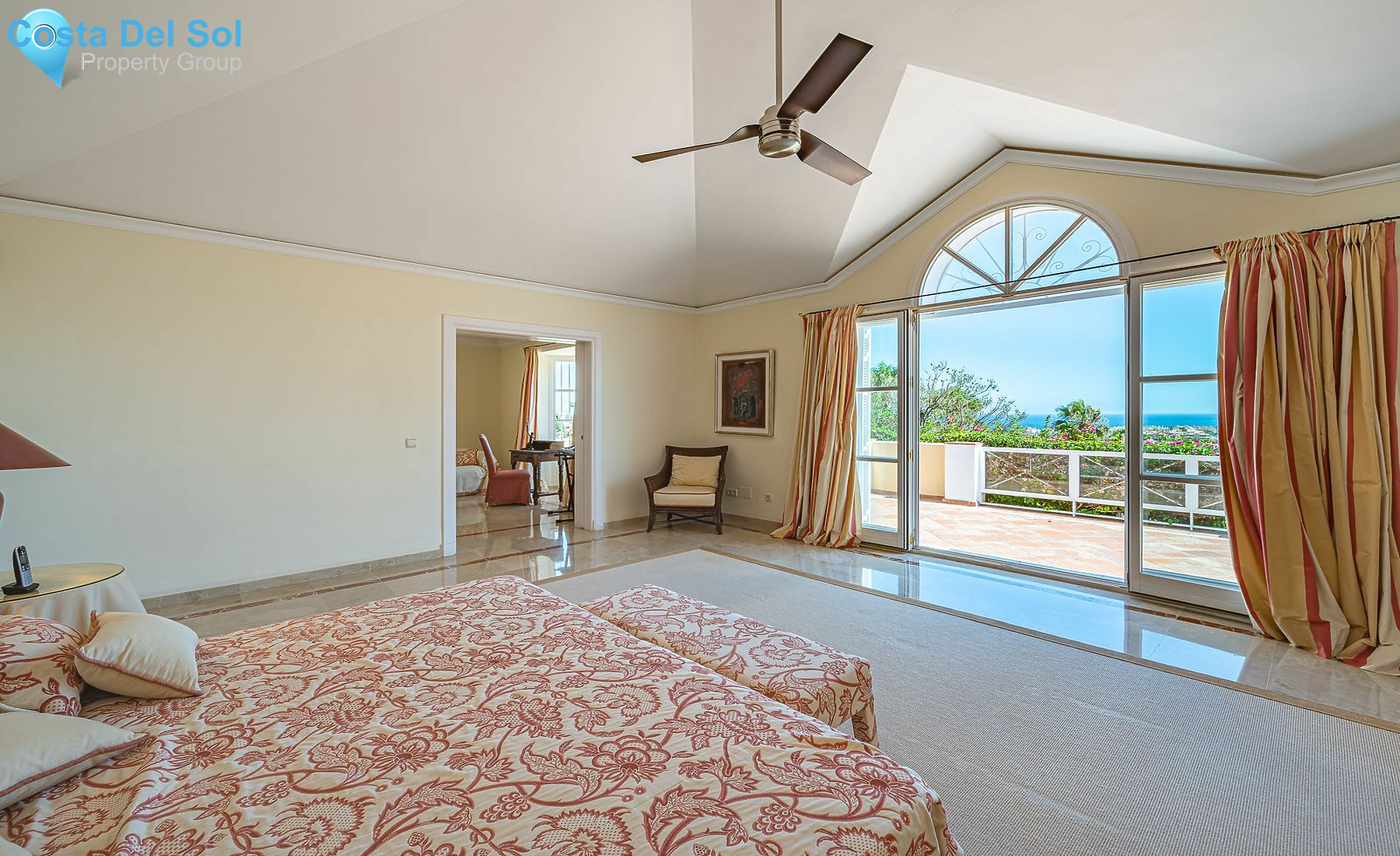 Detached Villa in The Golden Mile-1490307