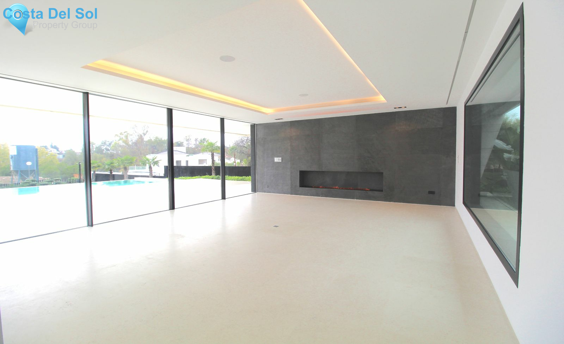 Detached Villa in The Golden Mile-1498421