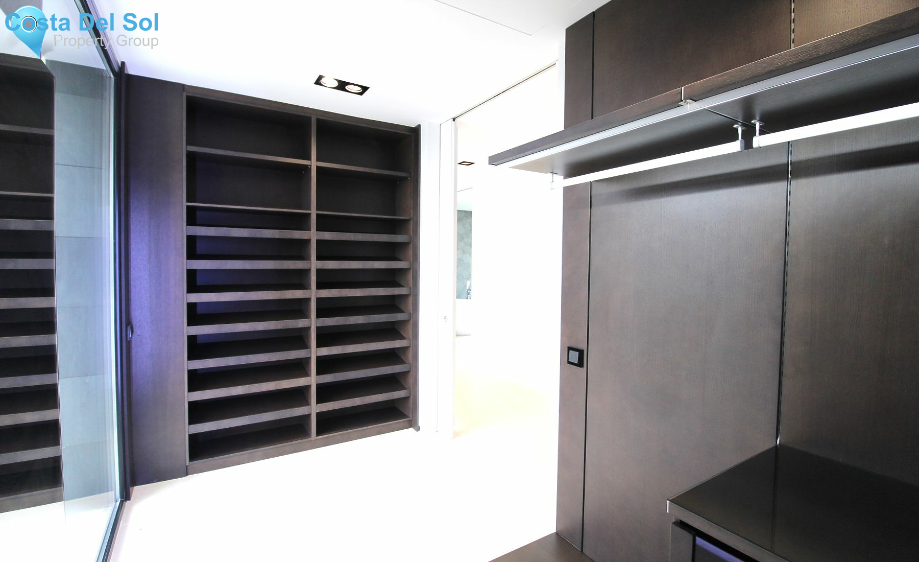 Detached Villa in The Golden Mile-1498432