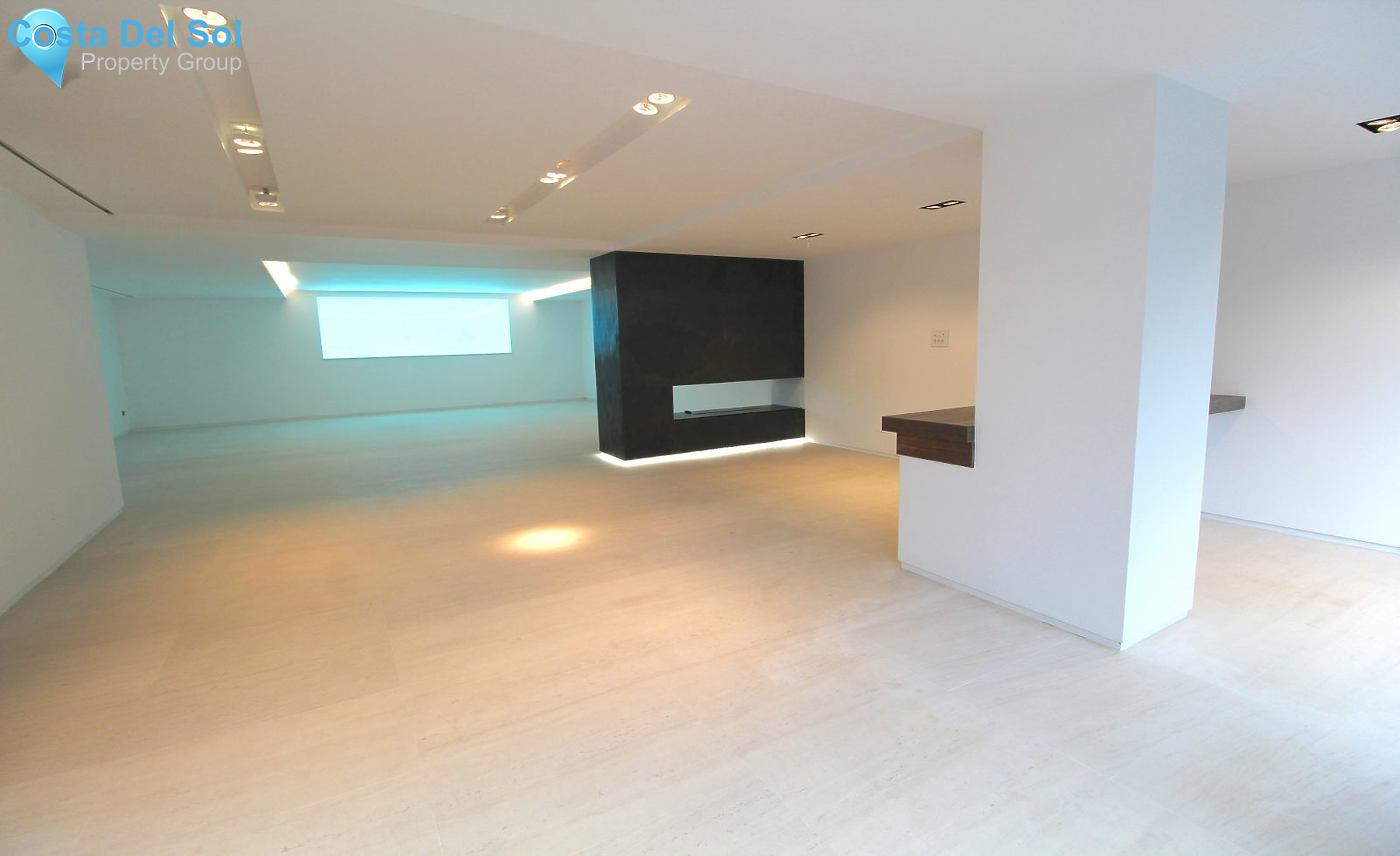 Detached Villa in The Golden Mile-1498437