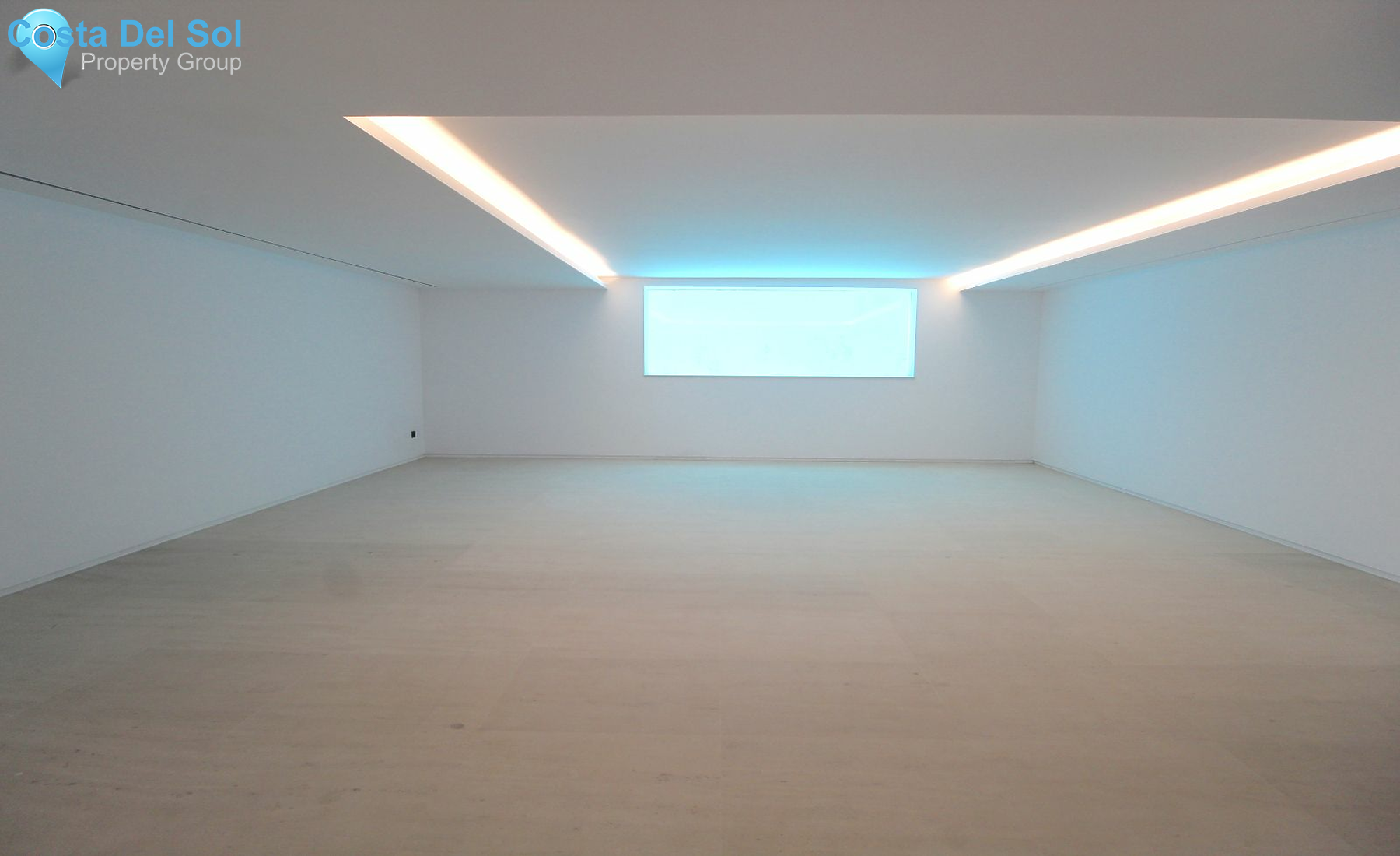 Detached Villa in The Golden Mile-1498438