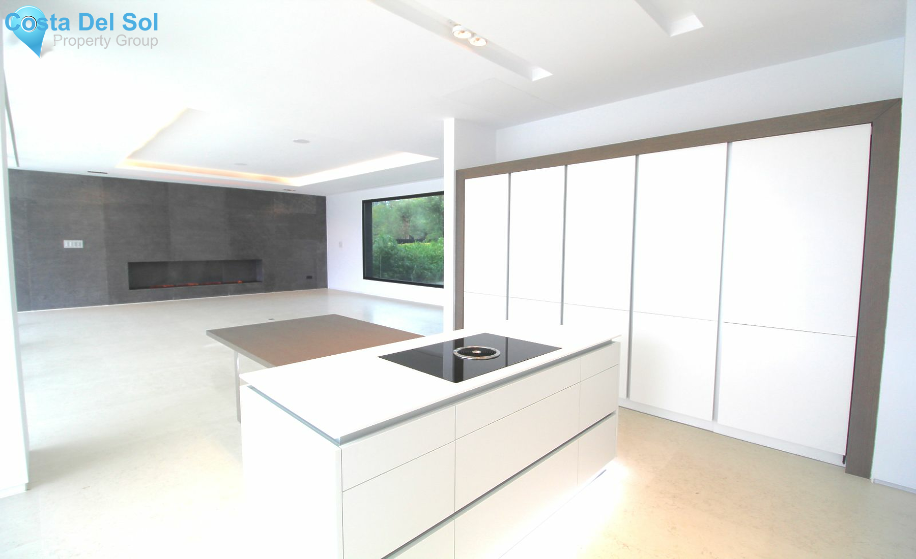 Detached Villa in The Golden Mile-1498422