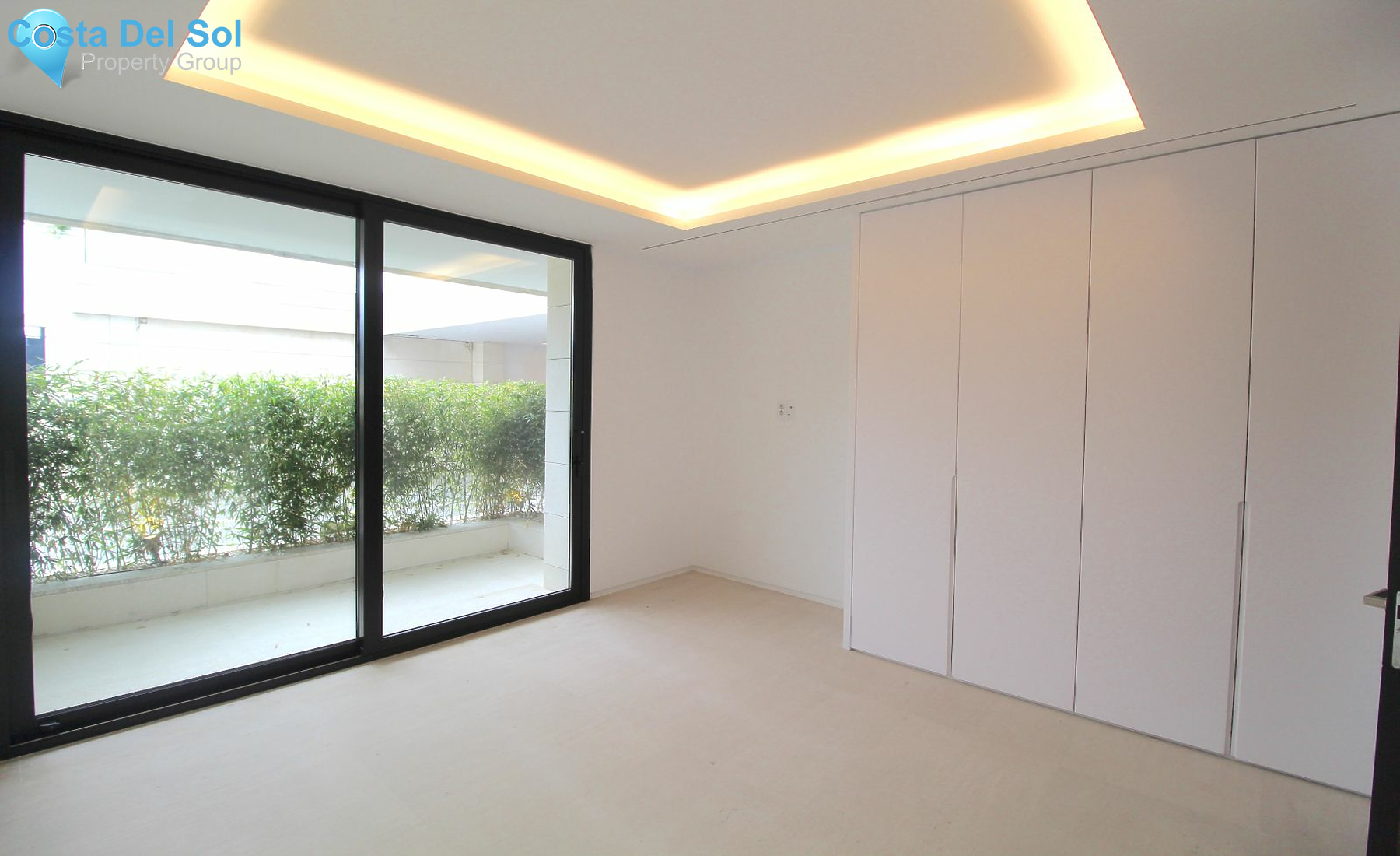 Detached Villa in The Golden Mile-1498440