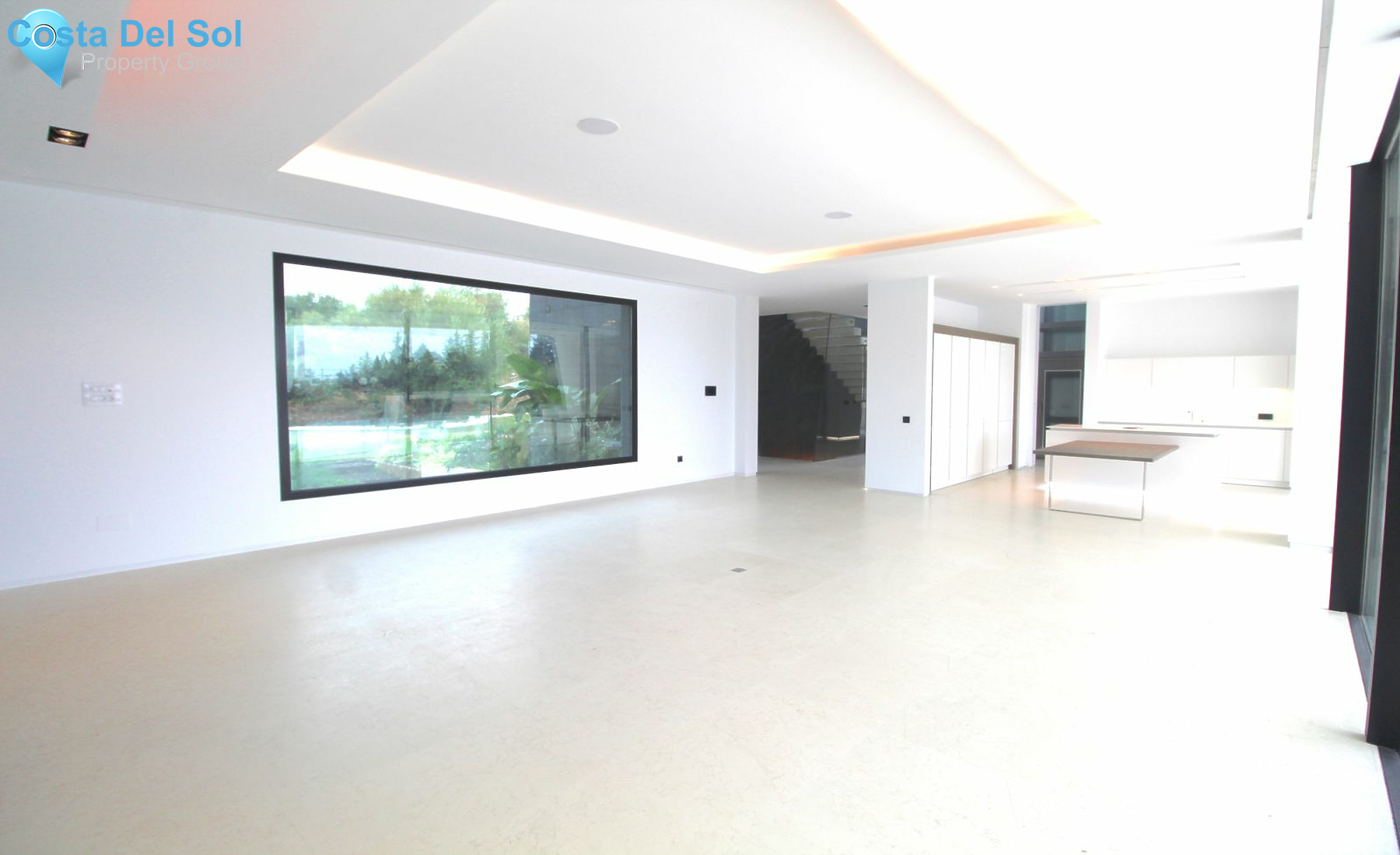 Detached Villa in The Golden Mile-1498424