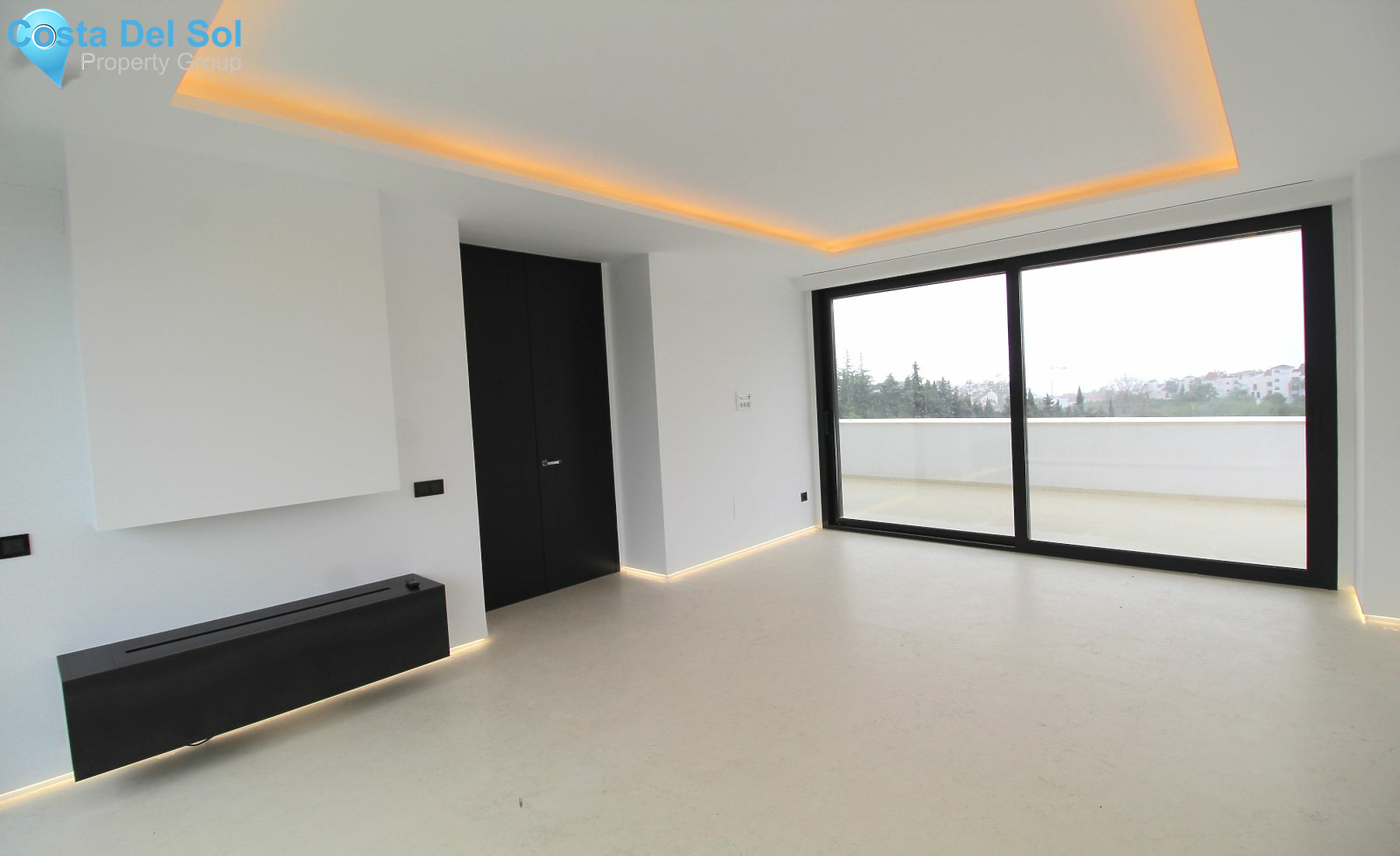 Detached Villa in The Golden Mile-1498427