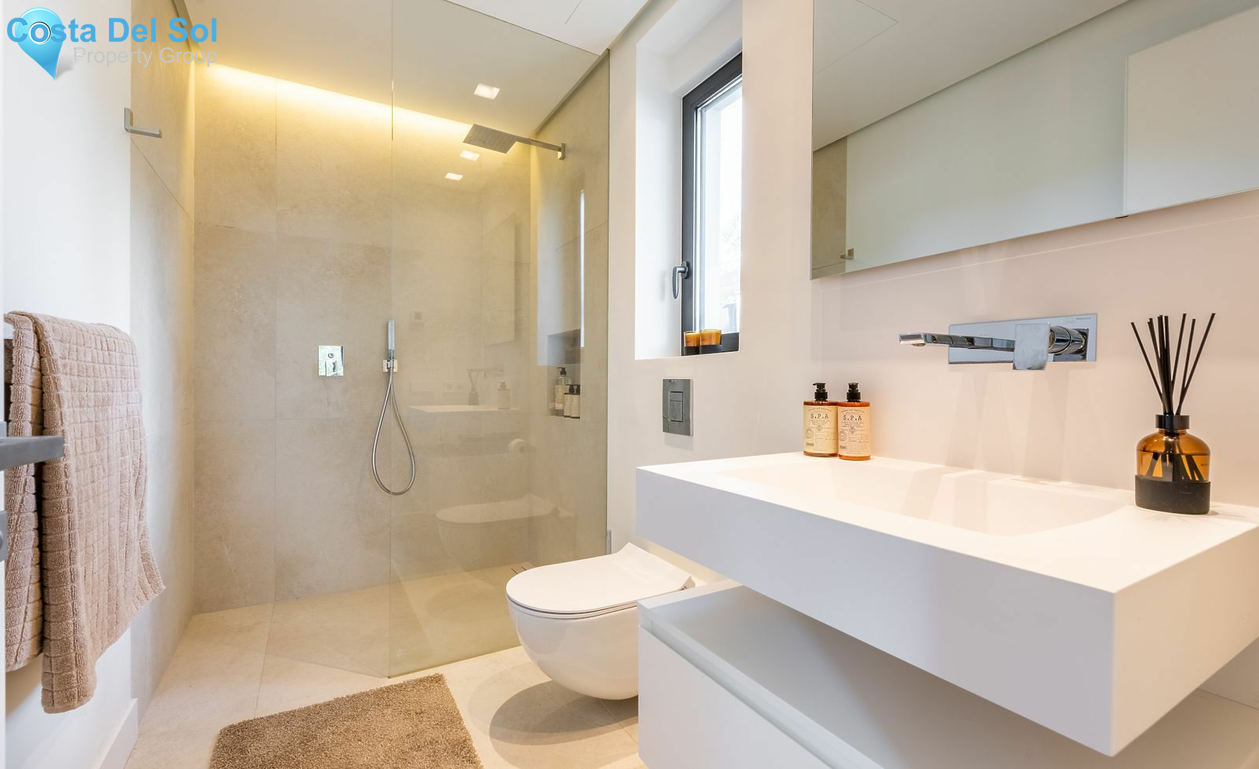 Detached Villa in The Golden Mile-1512717