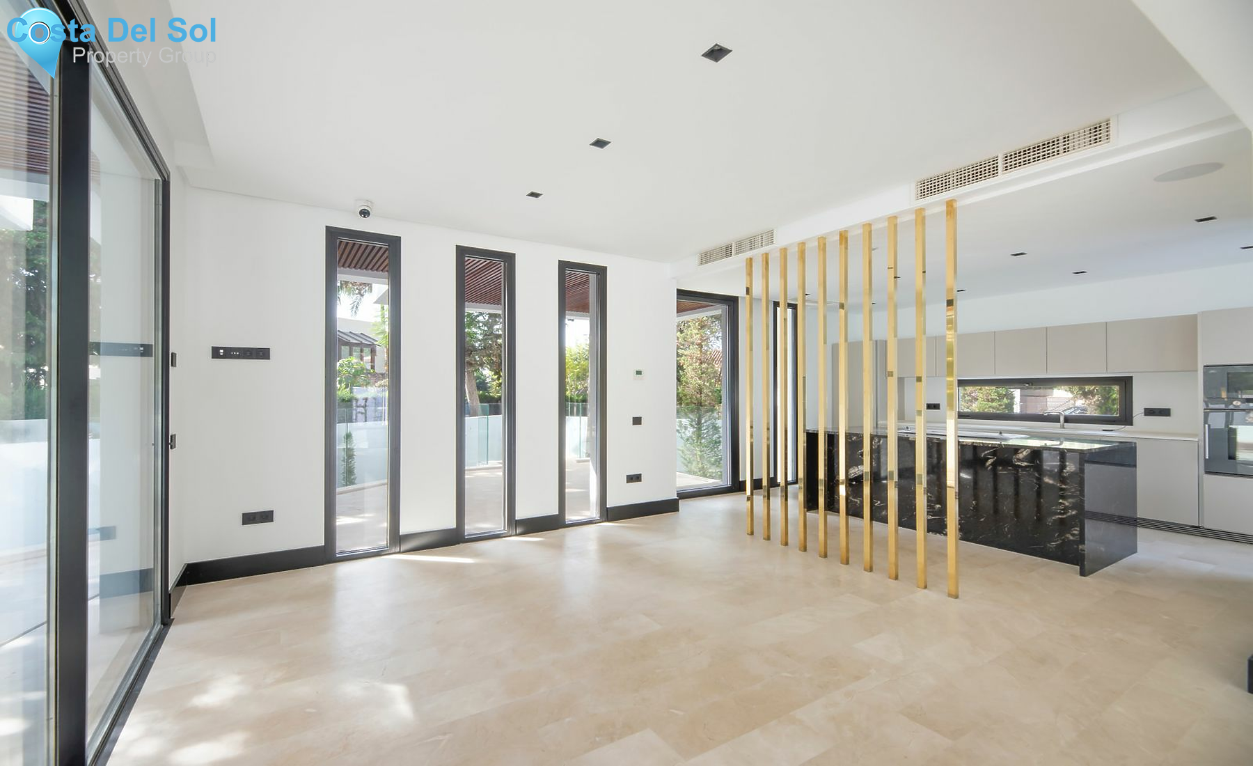 Detached Villa in The Golden Mile-1514593