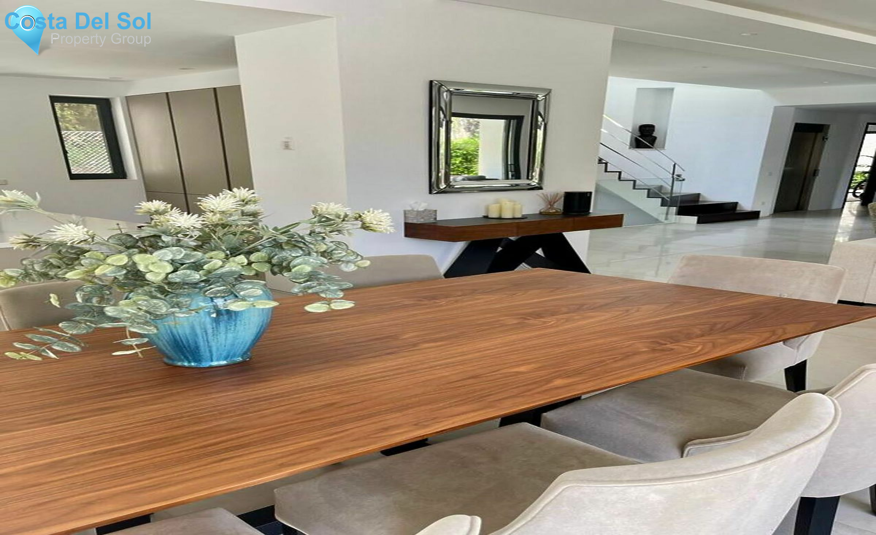 Detached Villa in The Golden Mile-1519544