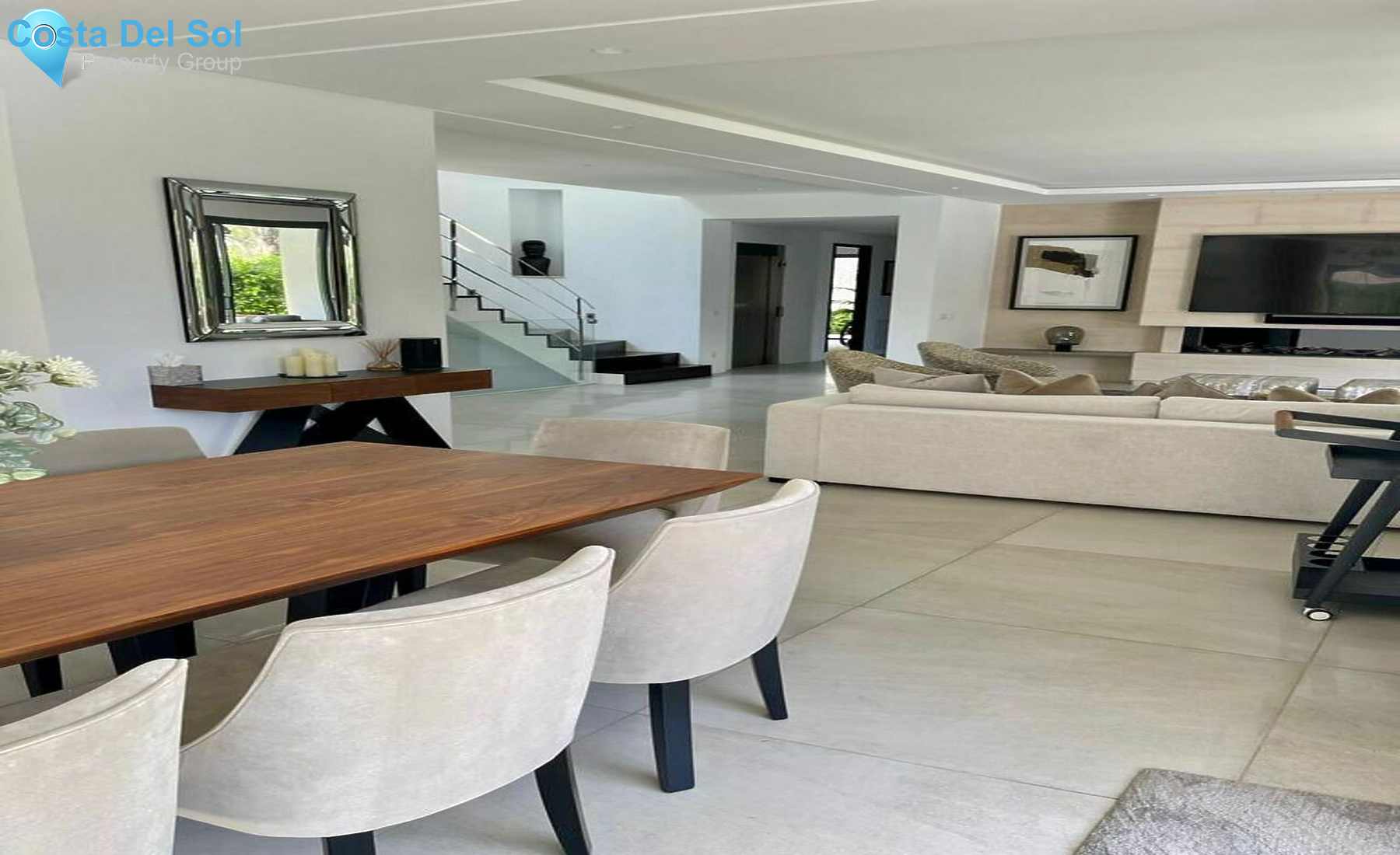 Detached Villa in The Golden Mile-1519541